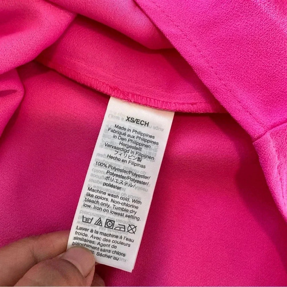 J crew Long-sleeve ruffleneck top in 365 crepe
XS - Picture 7 of 10